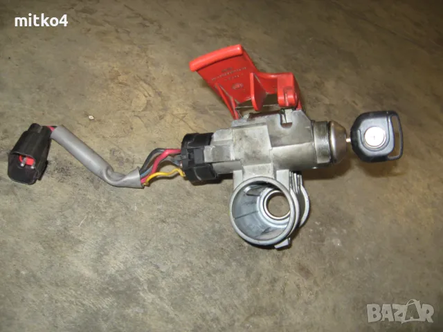 конзола с контактен ключ за форд фиеста,ка, снимка 2 - Части - 50397473