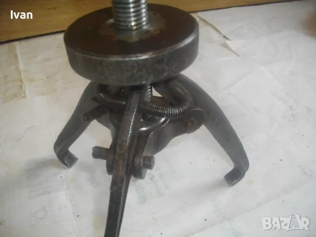 МАСИВНА ГОЛЯМА СКОБА ЗА ЛАГЕРИ СТАРО КАЧЕСТВО СОЦ БЪЛГАРСКА НРБ ЗАВОД ТПК МЕТАЛИК РАЗГРАД С ПРУЖИНИ , снимка 15 - Други инструменти - 49454909