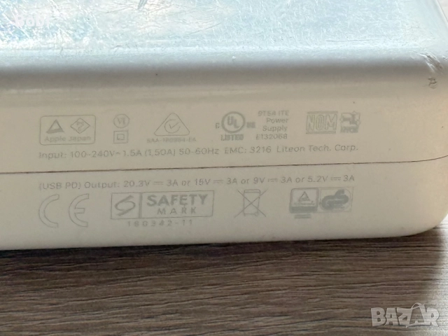  Apple Macbook Power Adapter Charger (A1947) - 61W - USB-C, снимка 5 - Оригинални зарядни - 52401797