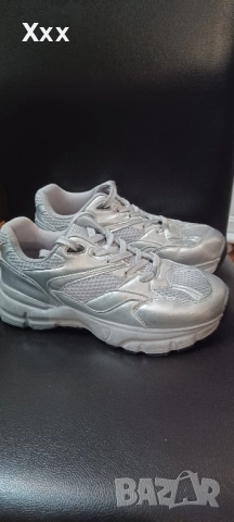 Дамски маратонки Reserved, снимка 2 - Маратонки - 52448451