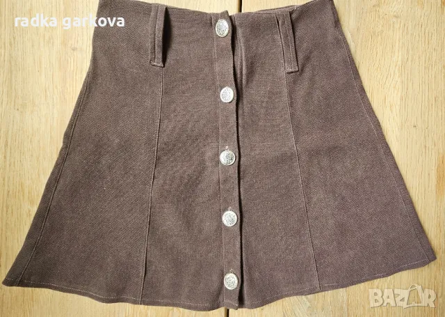 Пола в кафяво