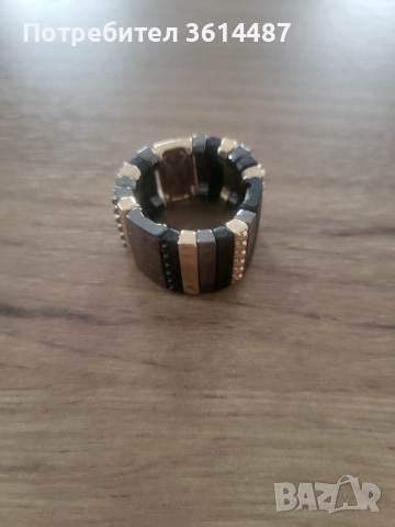 Ефектен пръстен, снимка 2 - Пръстени - 52882690