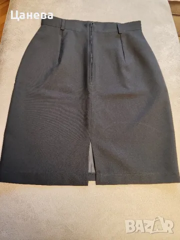 Дамска черна пола, снимка 2 - Поли - 47479056