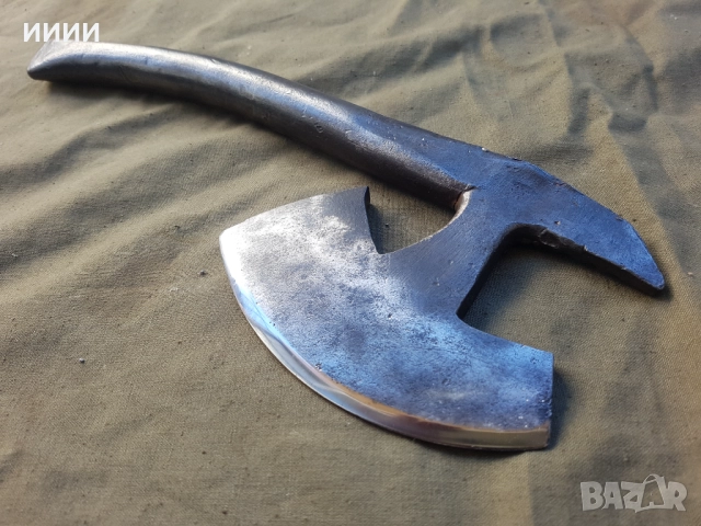 Топор брадва сатър