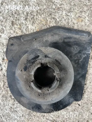 Капачка шаси Фолксваген Голф 5 VW Golf, снимка 4 - Части - 50210705