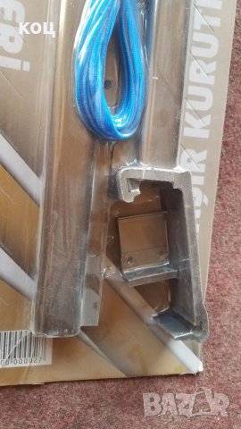 Простор за дрехи за външен монтаж 60 на 25 на алуминиев парапет с плоска ръкохватка.prostor.plosak.