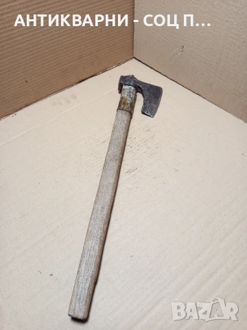 Соц Стара Ръчно Кована Селска Брадвичка Брадва Тегло 0.800кг., снимка 2 - Антикварни и старинни предмети - 51370845