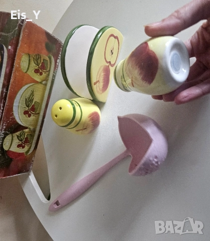 Керамичен комплект солници и салфетник, буркан и лъжица за спагети., снимка 9 - Аксесоари за кухня - 52306520