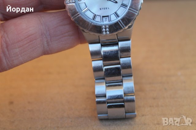 Дамски кварцов часовник ''Guess'', снимка 3 - Дамски - 43559472