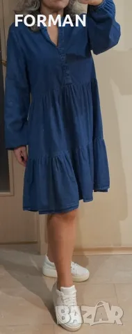 Дънкова рокля на волани с остро деколте , снимка 3 - Рокли - 48430399