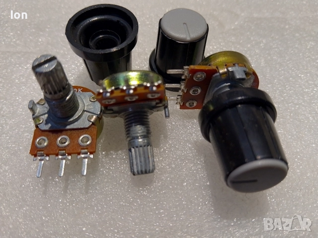 100кОма линейни потенциометри с пластмасови копчета 
