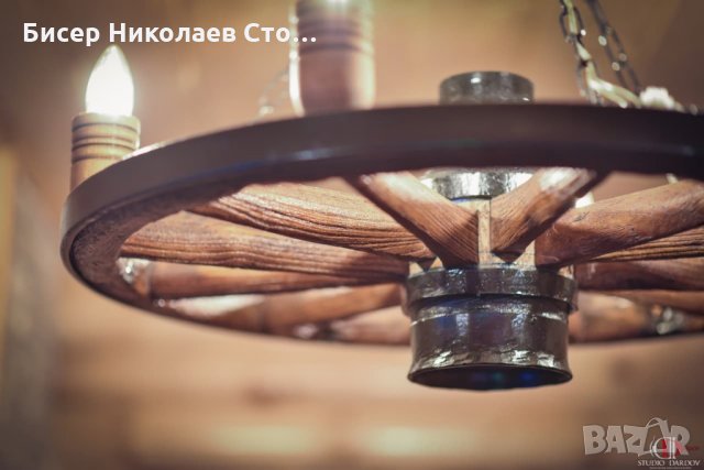 Етно полилеи от автентични  колела на каруца с дървени чашки за осветление, снимка 5 - Полилеи - 8396948