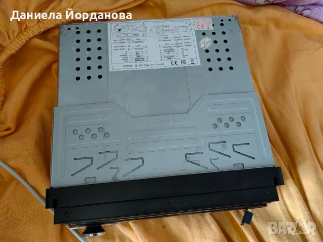 Продавам двд за автомобил, снимка 5 - Ресийвъри, усилватели, смесителни пултове - 52675860