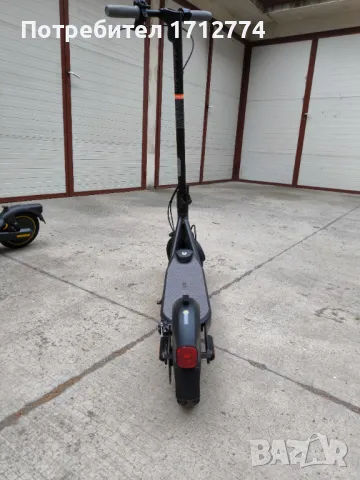 Тротинетка Ninebot F40E, снимка 4 - Скутери и тротинетки - 50083747