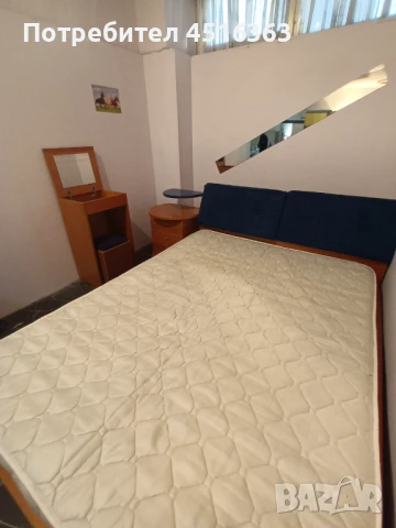 Спалня, снимка 8 - Спални и легла - 50821412