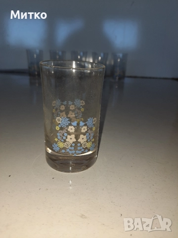 Малки колекционери стъклени чашки за алкохол , снимка 2 - Чаши - 52857175