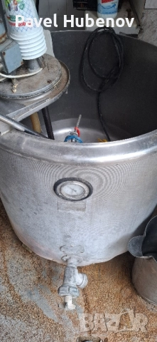 хладилна вана и мерилка за мляко