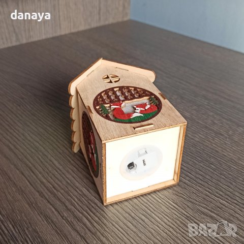 3201 Светеща коледна къщичка Лисичета, 11 см, снимка 4 - Декорация за дома - 38413484