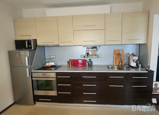 Кухненско обзавеждане /включени висок клас фурна и котлони за вграждане на Electrolux/