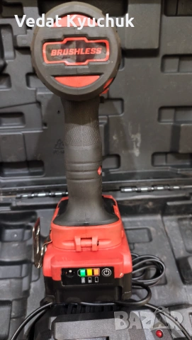 Безчетков гайковерт 20V 480Nm 1/2" RAIDER RDI-IBW04, снимка 3 - Други инструменти - 53388674