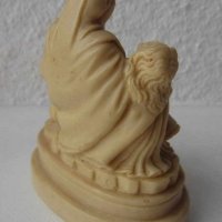 2 бр.  ПИЕТА  фигура, пластика, статуетка Исус Религия Микеланджело, снимка 8 - Статуетки - 28949493