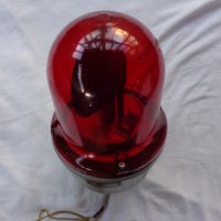 Ретро червена лампа употребявана 12V  напълно изправна Made in Poland произ. 07.1982 год. , снимка 2 - Аксесоари и консумативи - 38781868