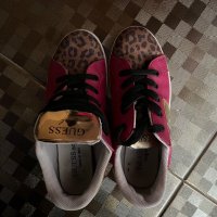 Guess обувки, снимка 1 - Дамски ежедневни обувки - 44101878