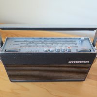 Vintage AM/FM Telefunken Famulus 105 Transistor Radio 1969–1971, снимка 2 - Радиокасетофони, транзистори - 37650839
