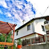 Къща за гости "Мели", Габрово с джакузи и панорамен изглед към Стара планина, снимка 1 - Почивки на планина - 33509175