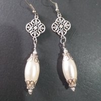 Красиви обици с овални перли и орнаменти в цвят Сребро , снимка 5 - Обеци - 33274038