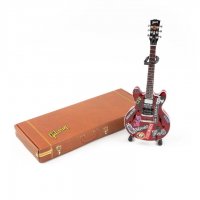 Gibson ES-335 Faded Cherry 1:4 Scale Mini Guitar Model Tom DeLonge Box Car Racer, снимка 3 - Китари - 34904864
