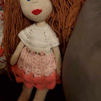 Ръчно плетена кукла , снимка 1 - Кукли - 44019547