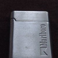 Модерна запалка MARLBORO метална с реотан работи перфектно състояние 27953, снимка 6 - Запалки - 43638751