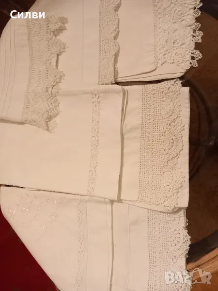 Калъфки за лазглавници с ръчна направена дантела и орнаменти., снимка 1