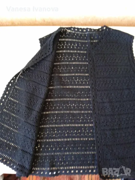 Черен елек на една кука, снимка 1