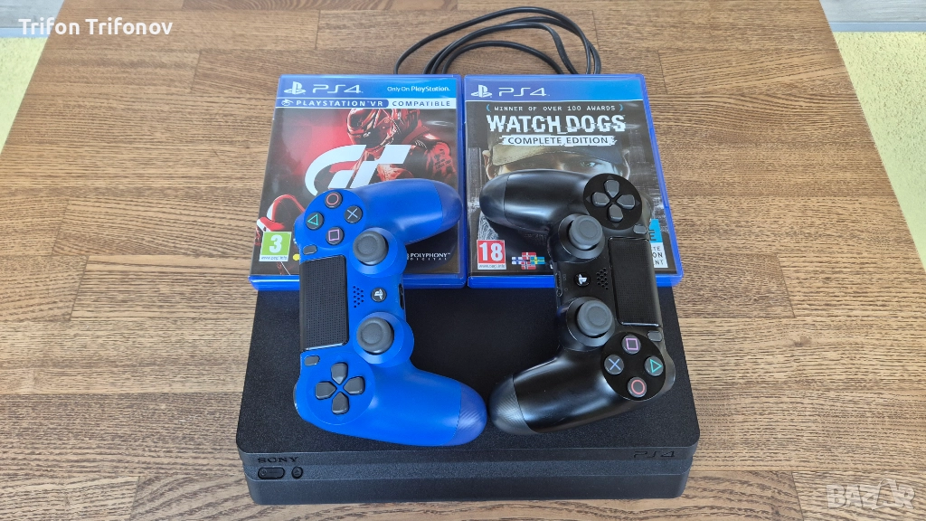 Playstation 4 Slim 1TB + 2 Controllers, снимка 1