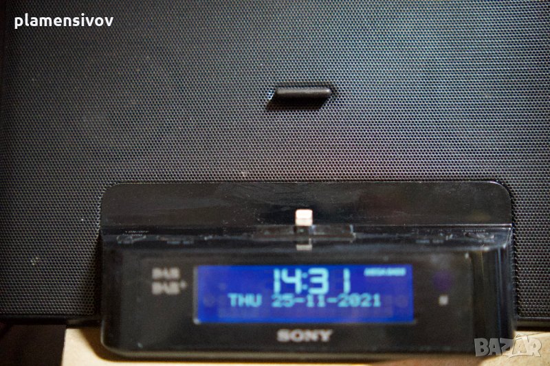 Sony XDR-DS16iPN - докинг станция iPhone/iPod и радиобудилник, снимка 1