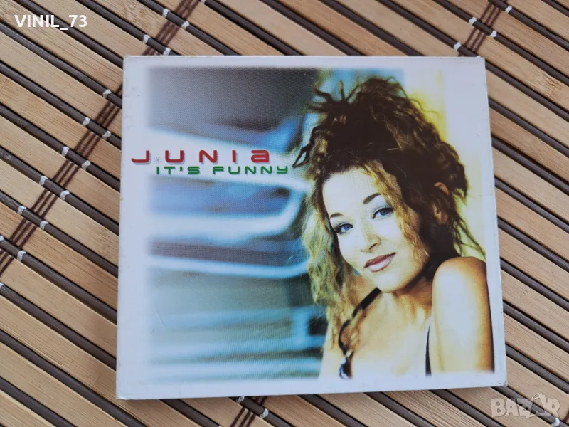 Junia – It's Funny, снимка 1