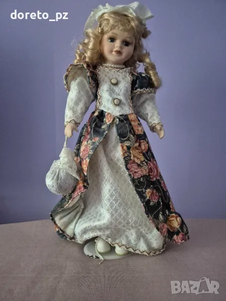 Продавам порцеланова кукла , снимка 1
