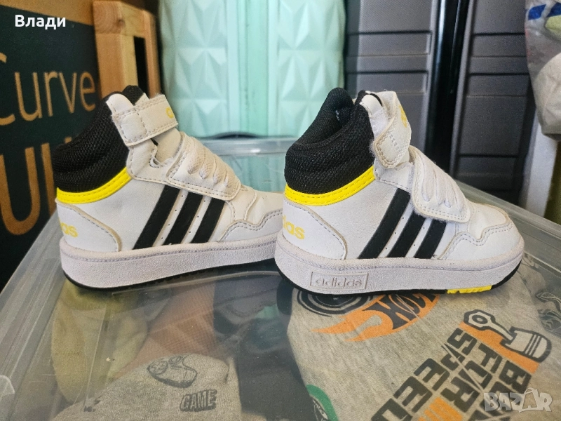 детски високи adidas маратонки 22 номер, снимка 1