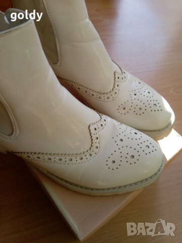 Дамски боти, снимка 2 - Дамски боти - 26982236