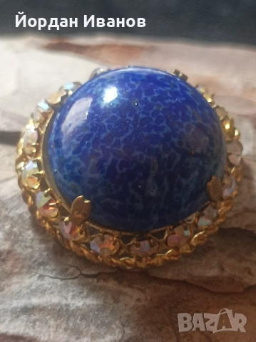 Старинна малка брошка 