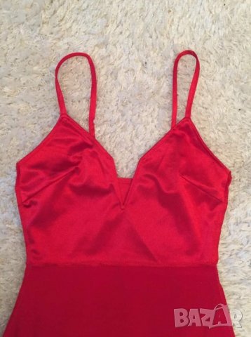 Къса червена рокля сатен , снимка 8 - Рокли - 26896456