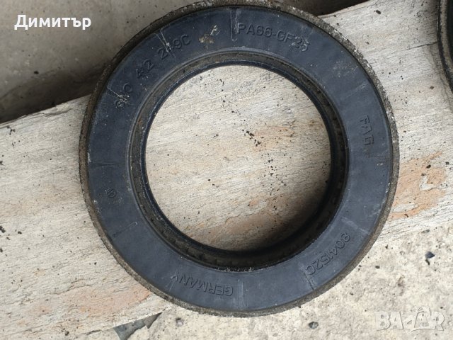 Оригинални тампони с лагера  за предни амортисьори на Пасат В7, снимка 12 - Части - 40208428