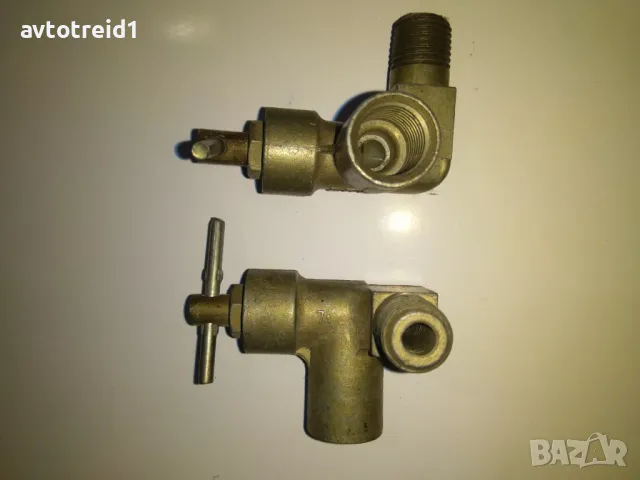 Продавам кранче радиатор УАЗ, снимка 11 - Части - 48490460