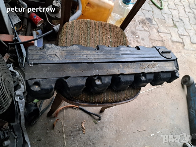 Капак клапани за мерцедес м103, снимка 2 - Части - 52903375