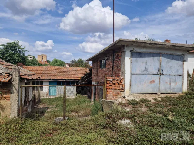 Продавам къща на два eтажа с гараж в с.Тенево, снимка 11 - Къщи - 48442901