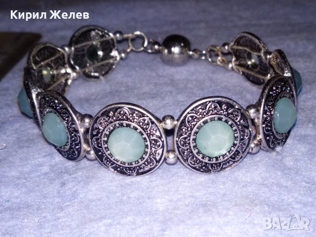 ПОСРЕБРЕНА ЛАКИРАНА АР ДЕКО СТИЛ КРИСТАЛНА ОРНАМЕНТИРАНА ГРИВНА с МАГНИТНА ЗАКОПЧАЛКА 38028