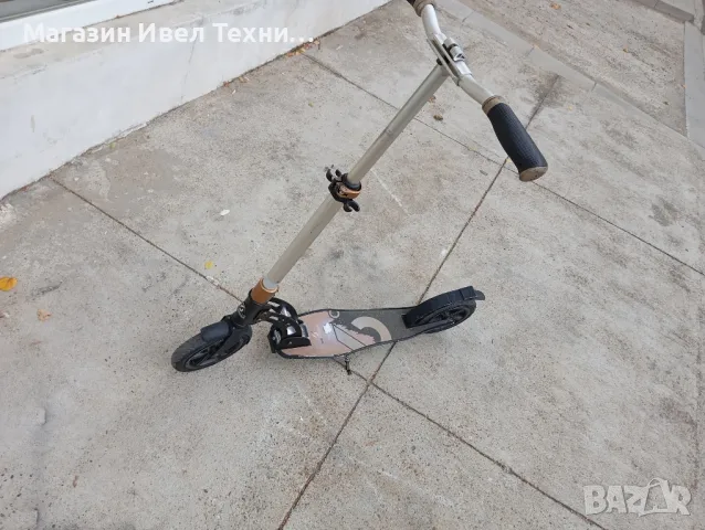 тротинетка , снимка 2 - Детски велосипеди, триколки и коли - 47300146