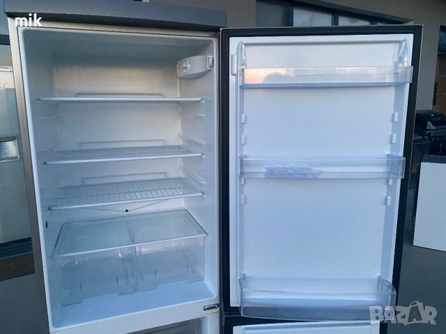 Хладилник с фризер Bosch , снимка 5 - Хладилници - 44912917